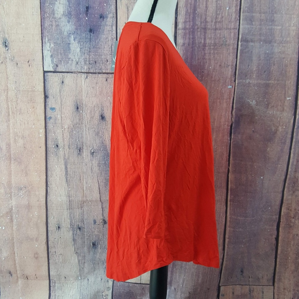 J&M Collection High Low Basic Tee - Picture 2 of 6